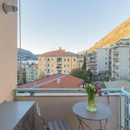 White View Apartamento Como