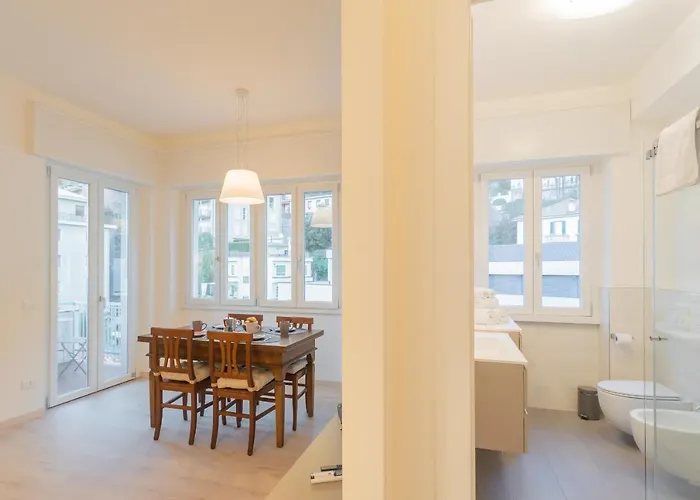 Apartamento White View Como